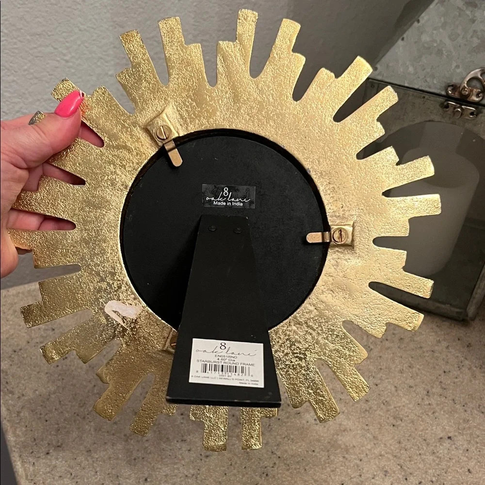 Radiant Gold StarBurst Round Picture Frame-4.60” Diameter picture